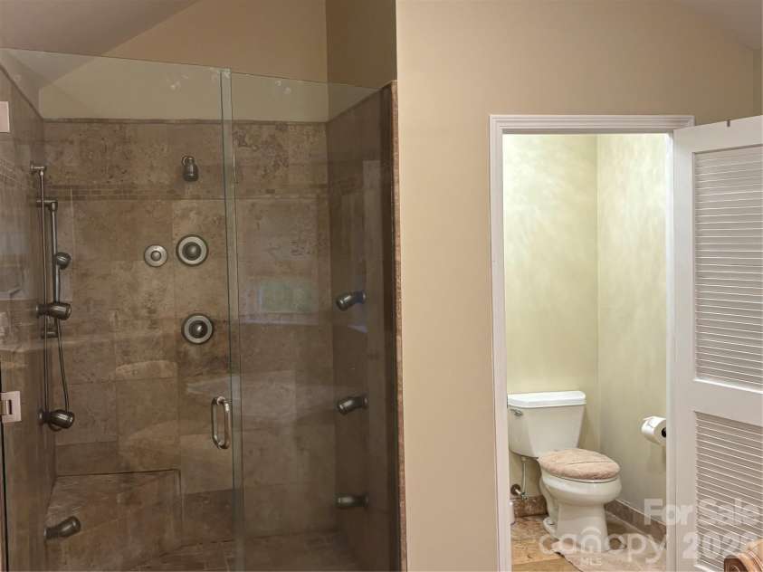 412 Brackenbury Lane, Charlotte, NC 28270.  MLS# CAR4409953, YatesRealty ID 41836. Master Bath Shower
