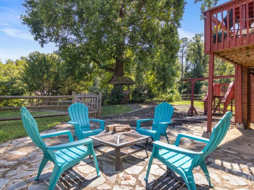 5225 Wolfe Road, Hickory, NC 28601.  MLS# CAR4406711, YatesRealty ID 41840. 