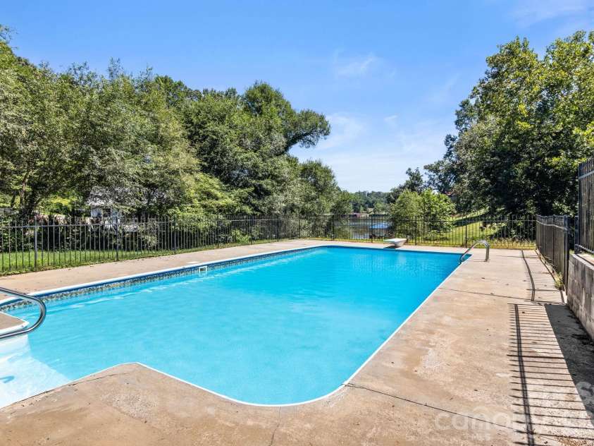 5225 Wolfe Road, Hickory, NC 28601.  MLS# CAR4406711, YatesRealty ID 41840. 