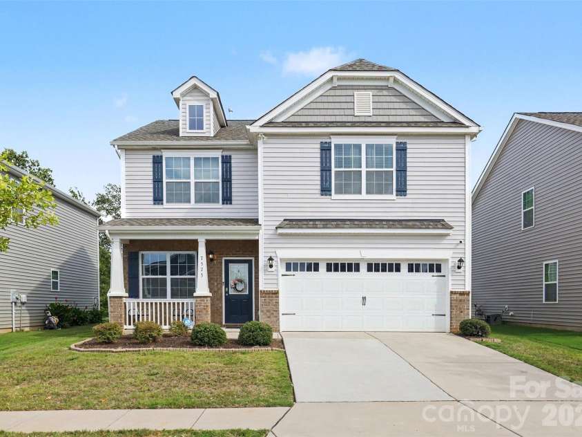 7573 Stonehouse Drive, Gastonia, NC 28056.  MLS# CAR4406760, YatesRealty ID 41841. 