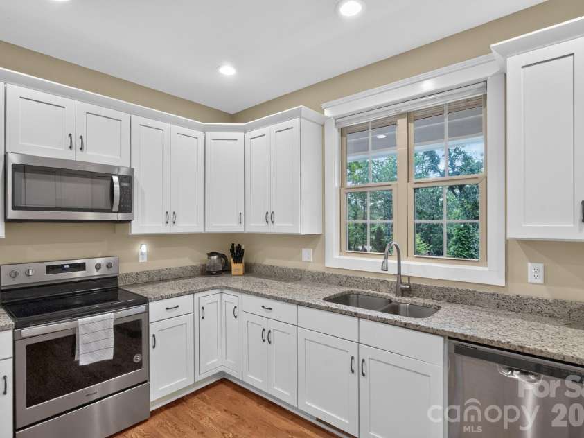 14 Wood Path Lane, Arden, NC 28704.  MLS# CAR4409807, YatesRealty ID 41842. 