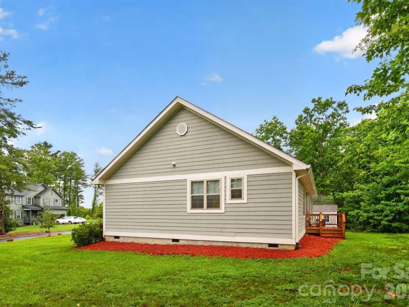 14 Wood Path Lane, Arden, NC 28704.  MLS# CAR4409807, YatesRealty ID 41842. 