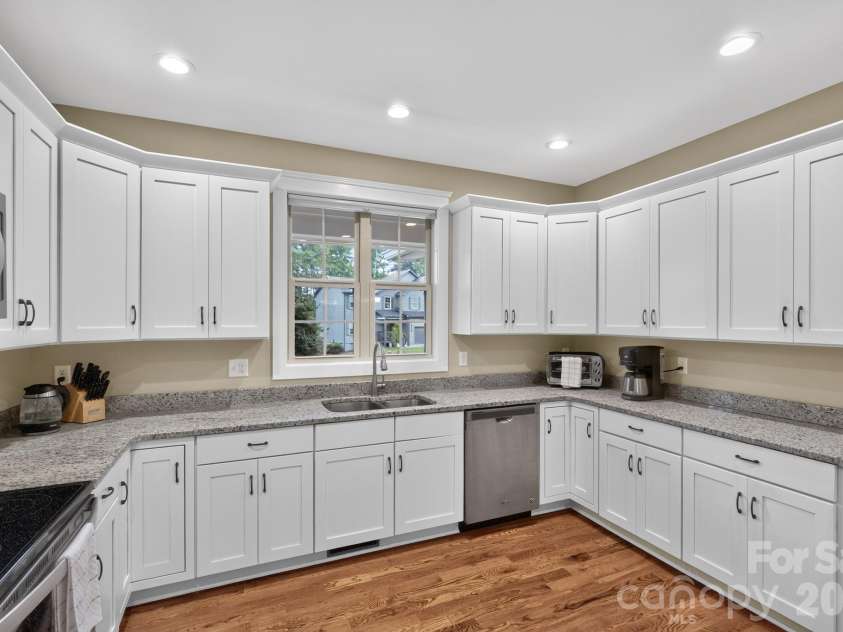 14 Wood Path Lane, Arden, NC 28704.  MLS# CAR4409807, YatesRealty ID 41842. Kirchen