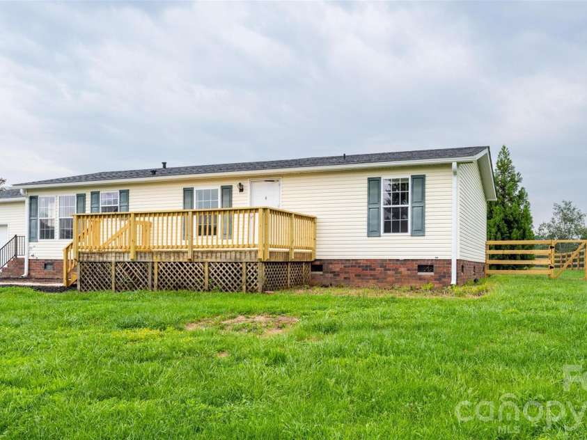 135 Howell Road, Mocksville, NC 27028.  MLS# CAR4405945, YatesRealty ID 41843. 