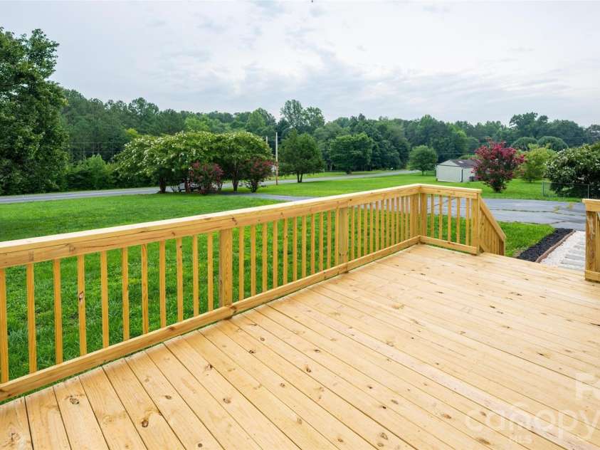 135 Howell Road, Mocksville, NC 27028.  MLS# CAR4405945, YatesRealty ID 41843. 