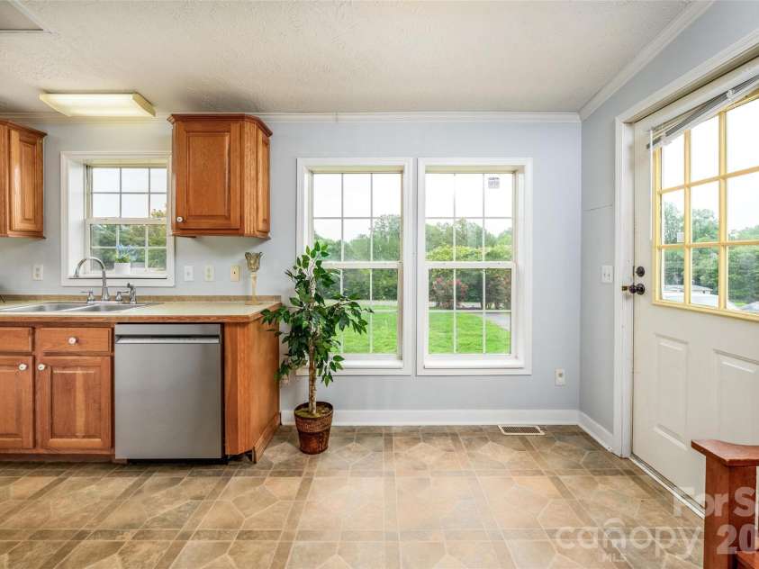 135 Howell Road, Mocksville, NC 27028.  MLS# CAR4405945, YatesRealty ID 41843. 