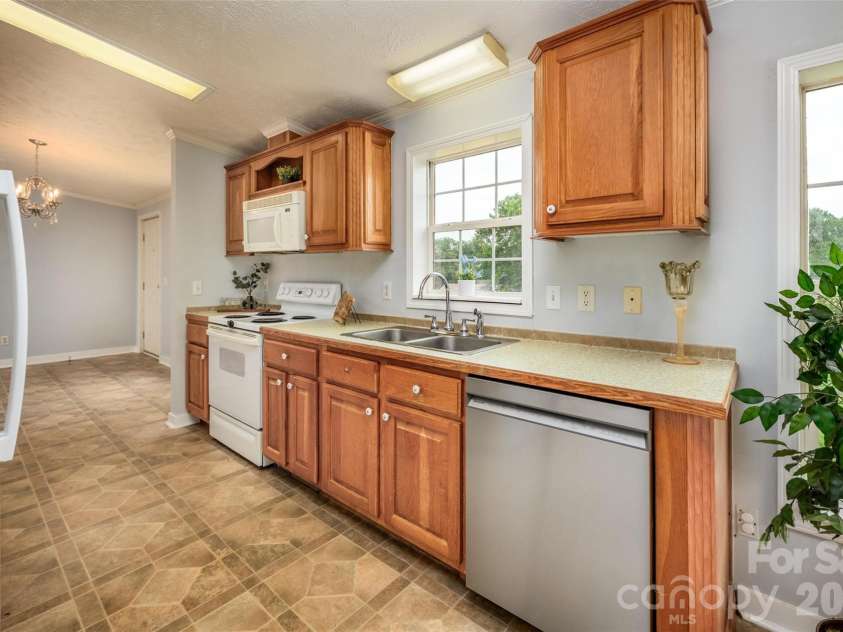 135 Howell Road, Mocksville, NC 27028.  MLS# CAR4405945, YatesRealty ID 41843. 