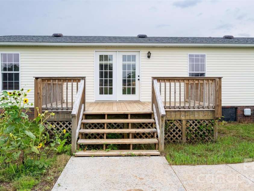 135 Howell Road, Mocksville, NC 27028.  MLS# CAR4405945, YatesRealty ID 41843. 