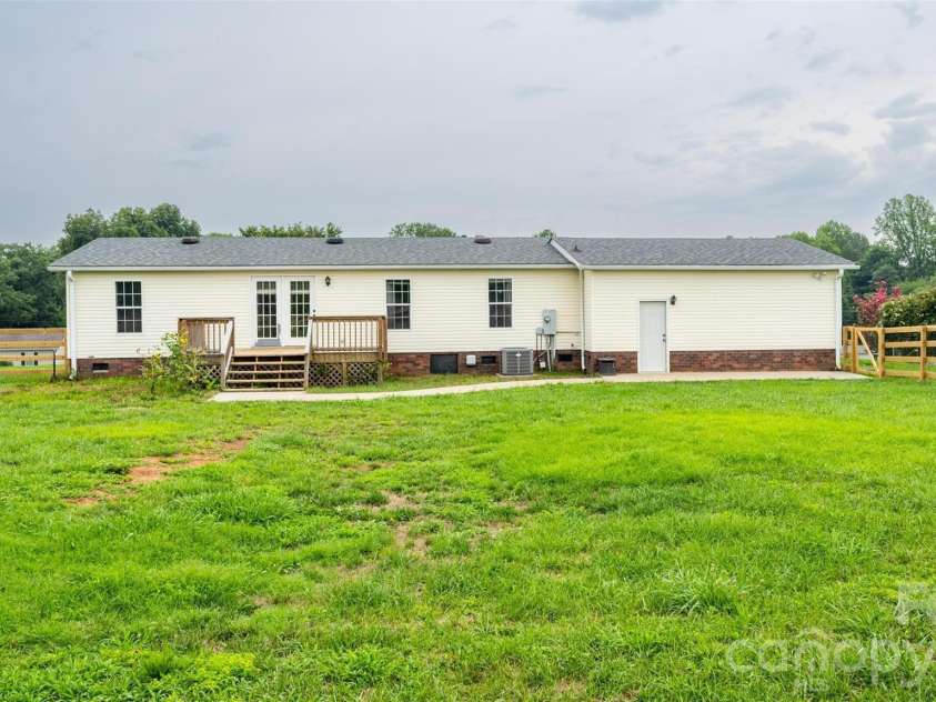 135 Howell Road, Mocksville, NC 27028.  MLS# CAR4405945, YatesRealty ID 41843. 