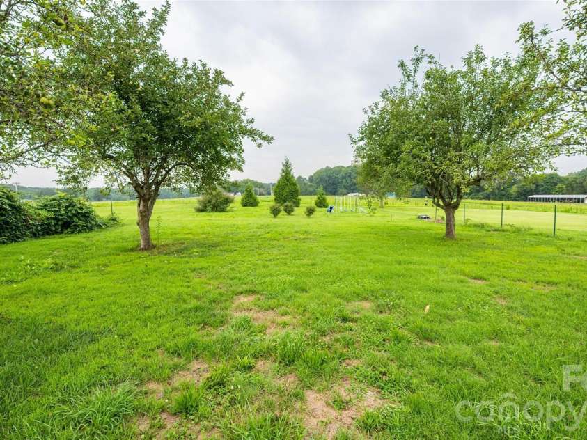 135 Howell Road, Mocksville, NC 27028.  MLS# CAR4405945, YatesRealty ID 41843. 