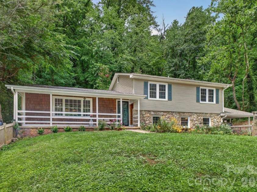23 Clearbrook Road, Asheville, NC 28805.  MLS# CAR4412159, YatesRealty ID 41846. 
