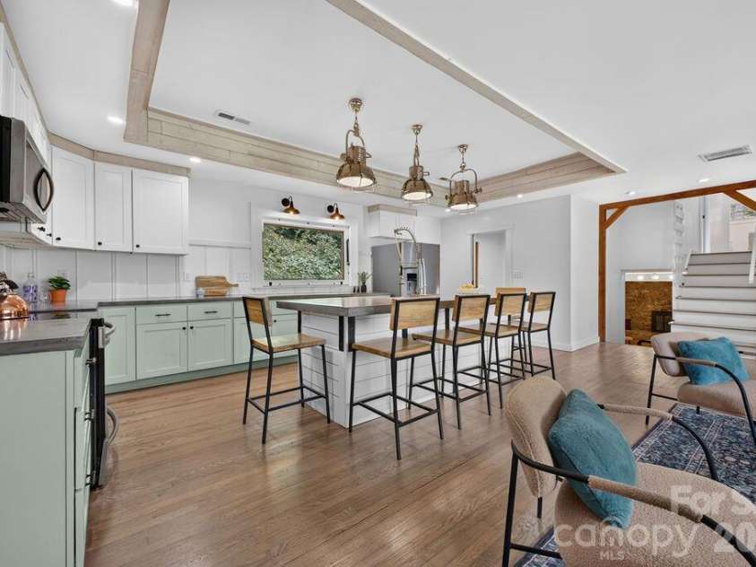 23 Clearbrook Road, Asheville, NC 28805.  MLS# CAR4412159, YatesRealty ID 41846. 