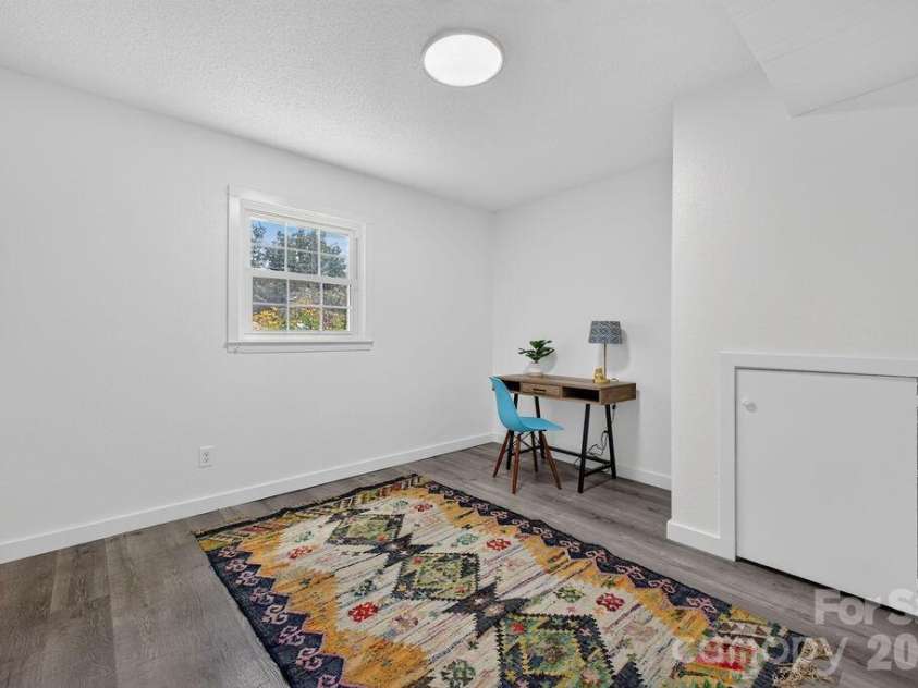 23 Clearbrook Road, Asheville, NC 28805.  MLS# CAR4412159, YatesRealty ID 41846. 
