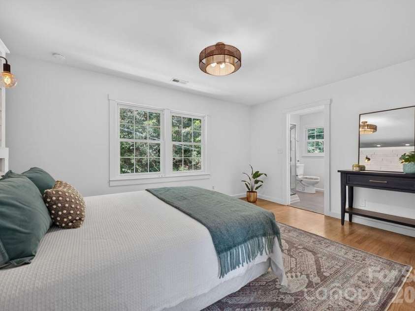 23 Clearbrook Road, Asheville, NC 28805.  MLS# CAR4412159, YatesRealty ID 41846. 