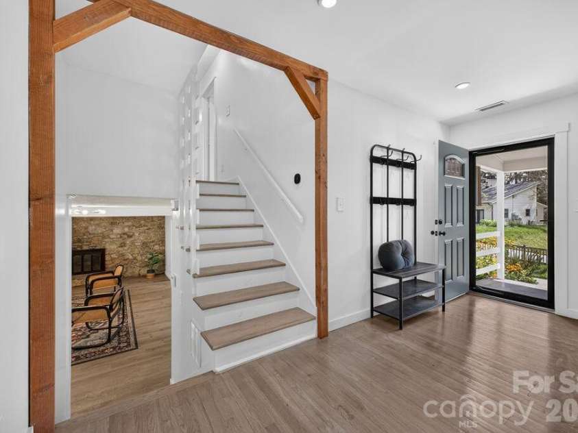 23 Clearbrook Road, Asheville, NC 28805.  MLS# CAR4412159, YatesRealty ID 41846. 