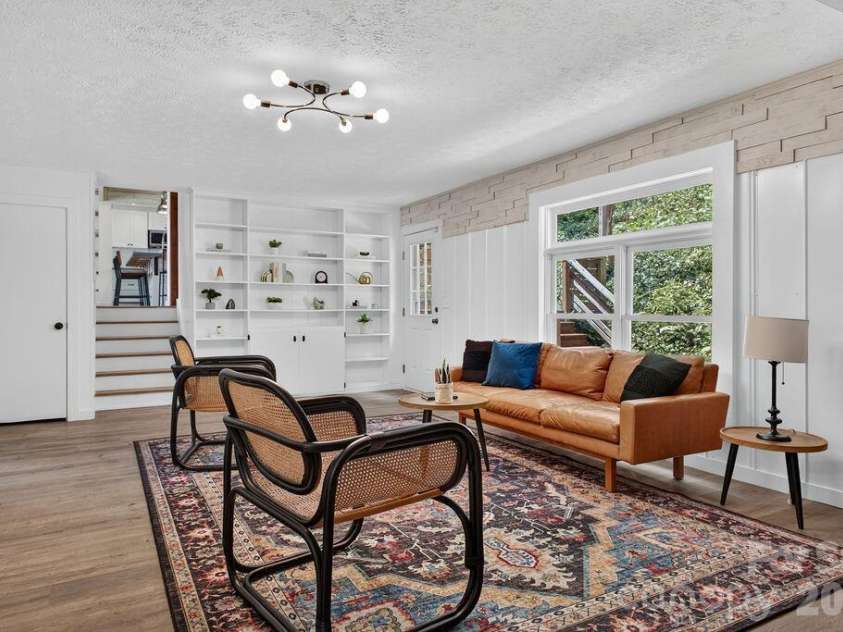 23 Clearbrook Road, Asheville, NC 28805.  MLS# CAR4412159, YatesRealty ID 41846. 