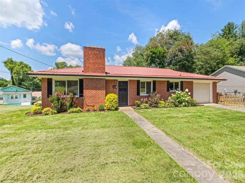 23 Elm Street, Canton, NC 28716.  MLS# CAR4410674, YatesRealty ID 41848. 