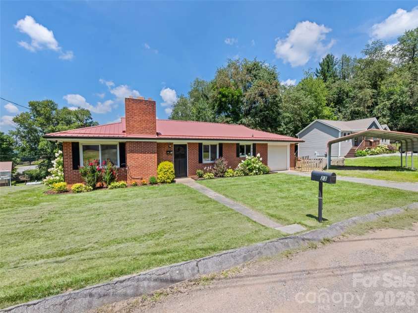 23 Elm Street, Canton, NC 28716.  MLS# CAR4410674, YatesRealty ID 41848. 