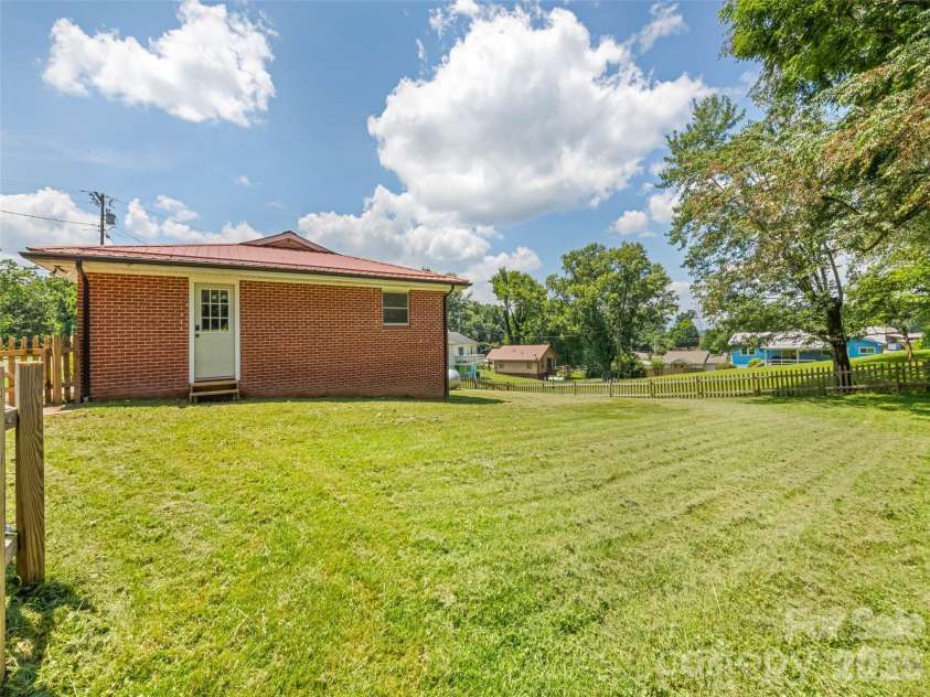 23 Elm Street, Canton, NC 28716.  MLS# CAR4410674, YatesRealty ID 41848. 