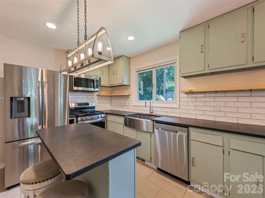 23 Elm Street, Canton, NC 28716.  MLS# CAR4410674, YatesRealty ID 41848. 