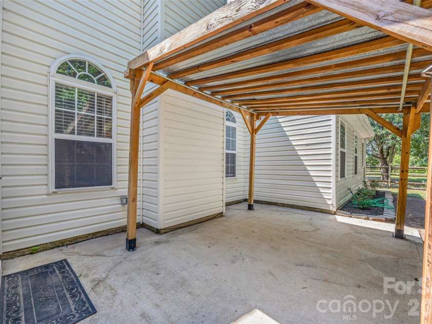 12630 Ivey Creek Drive, Charlotte, NC 28273.  MLS# CAR4409584, YatesRealty ID 41849. 