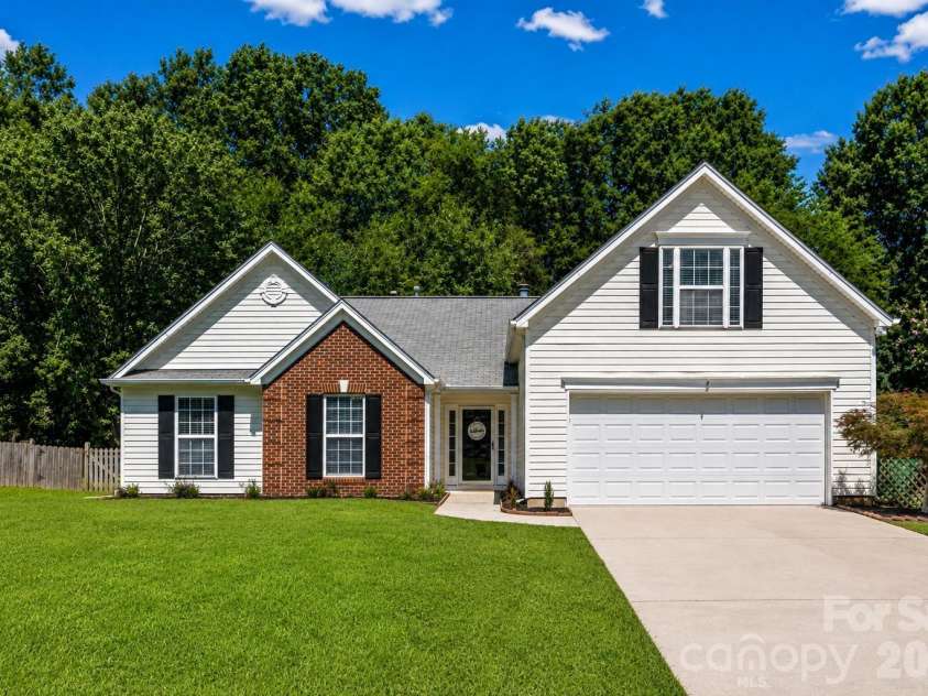 12630 Ivey Creek Drive, Charlotte, NC 28273.  MLS# CAR4409584, YatesRealty ID 41849. 