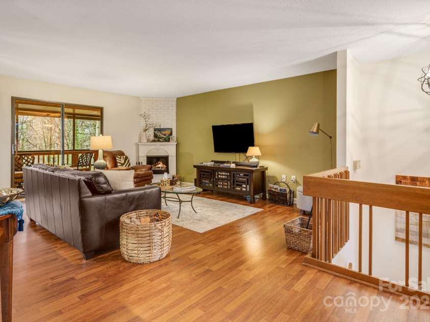 50 Dogwood Knob Lane, Sapphire, NC 28774.  MLS# CAR4242318, YatesRealty ID 4185. 