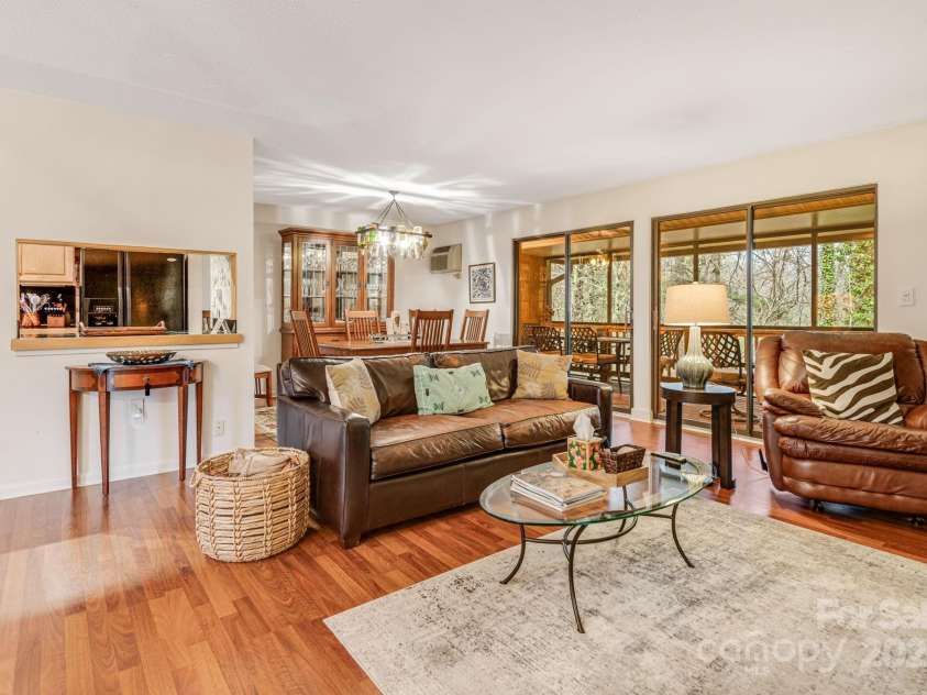 50 Dogwood Knob Lane, Sapphire, NC 28774.  MLS# CAR4242318, YatesRealty ID 4185. 