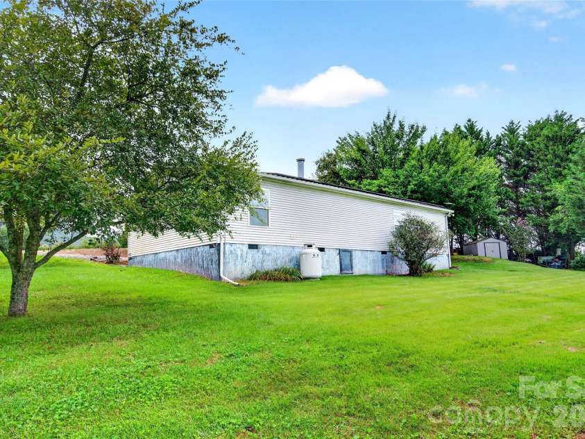 26 Sweet Briar Path Way, Hendersonville, NC 28792.  MLS# CAR4407470, YatesRealty ID 41850. 