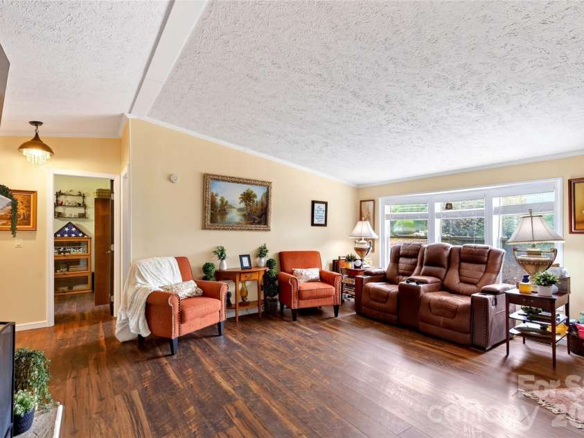 26 Sweet Briar Path Way, Hendersonville, NC 28792.  MLS# CAR4407470, YatesRealty ID 41850. 