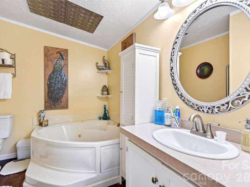 26 Sweet Briar Path Way, Hendersonville, NC 28792.  MLS# CAR4407470, YatesRealty ID 41850. 