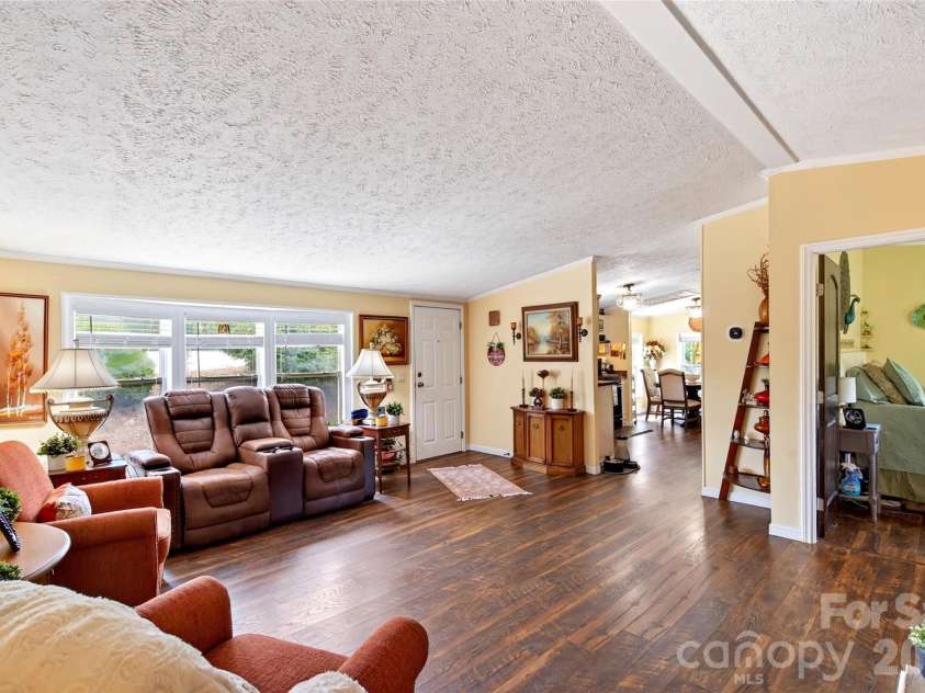 26 Sweet Briar Path Way, Hendersonville, NC 28792.  MLS# CAR4407470, YatesRealty ID 41850. 
