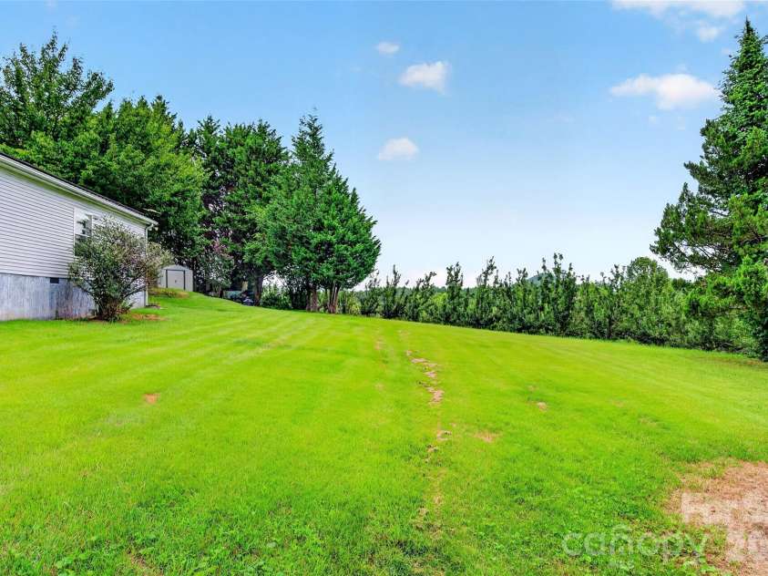 26 Sweet Briar Path Way, Hendersonville, NC 28792.  MLS# CAR4407470, YatesRealty ID 41850. 
