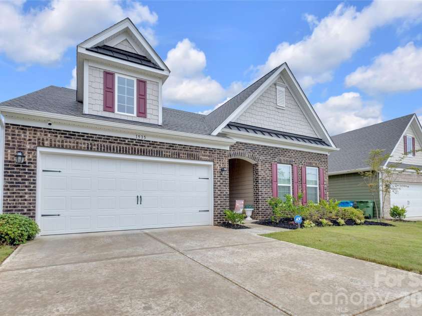 1935 Copper Path Drive, Fort Mill, SC 29715.  MLS# CAR4408559, YatesRealty ID 41852. 