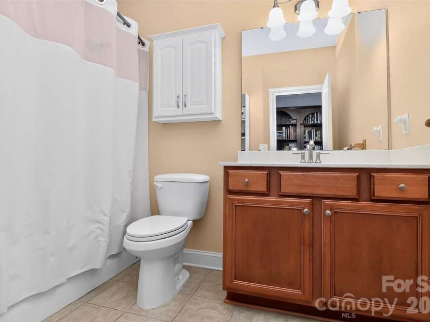 154 Ramano Drive, Iron Station, NC 28080.  MLS# CAR4411067, YatesRealty ID 41853. Guest Full Bath