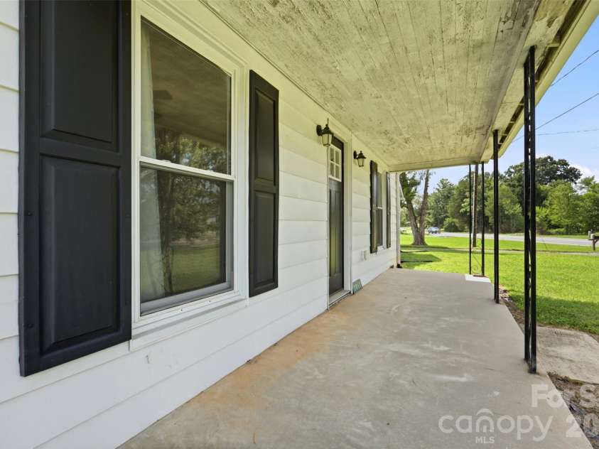 3060 US Highway 64 Highway, Mocksville, NC 27028.  MLS# CAR4411577, YatesRealty ID 41854. 