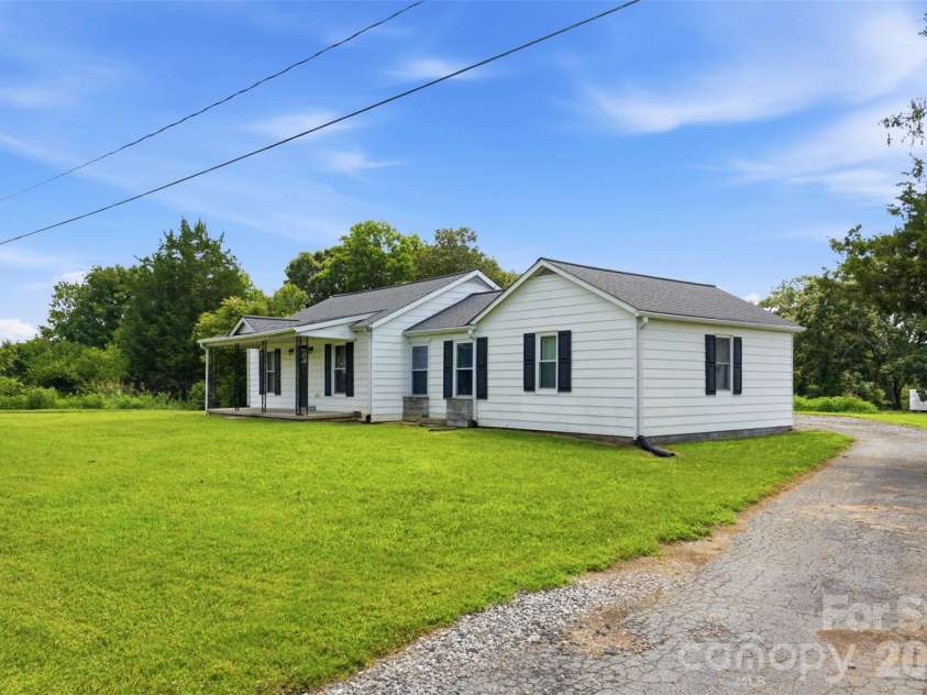 3060 US Highway 64 Highway, Mocksville, NC 27028.  MLS# CAR4411577, YatesRealty ID 41854. 