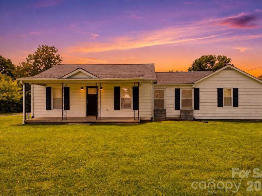 3060 US Highway 64 Highway, Mocksville, NC 27028.  MLS# CAR4411577, YatesRealty ID 41854. 