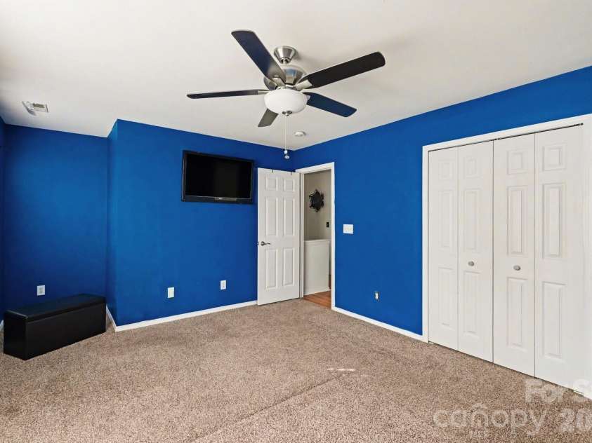 9423 Swallow Tail Lane, Charlotte, NC 28269.  MLS# CAR4371778, YatesRealty ID 41856. 