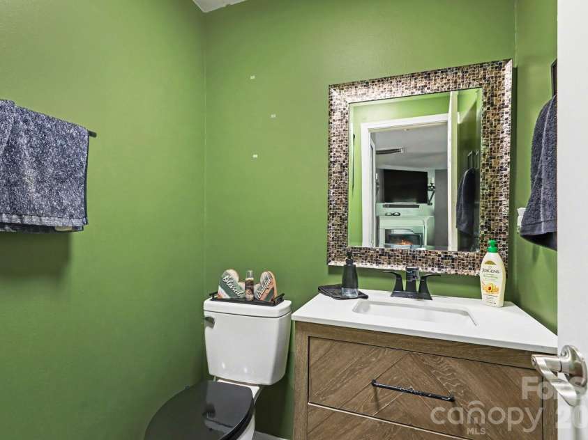 9423 Swallow Tail Lane, Charlotte, NC 28269.  MLS# CAR4371778, YatesRealty ID 41856. 