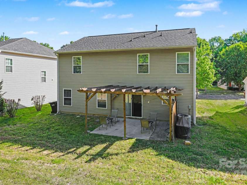 9423 Swallow Tail Lane, Charlotte, NC 28269.  MLS# CAR4371778, YatesRealty ID 41856. 