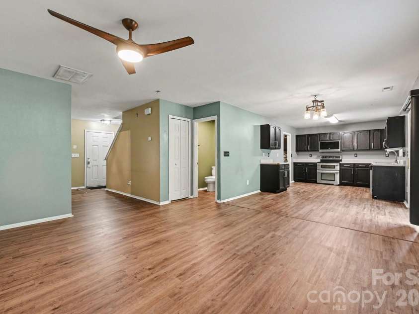 9423 Swallow Tail Lane, Charlotte, NC 28269.  MLS# CAR4371778, YatesRealty ID 41856. 