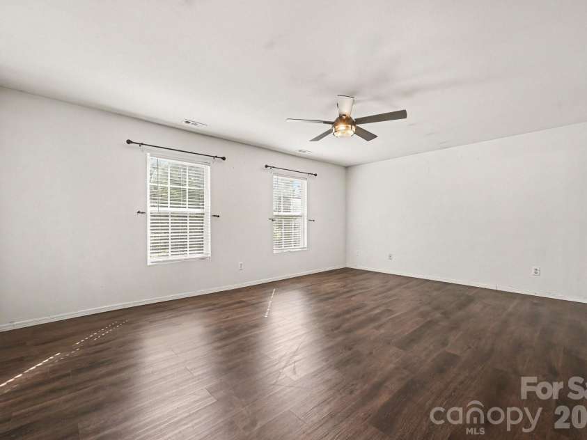9423 Swallow Tail Lane, Charlotte, NC 28269.  MLS# CAR4371778, YatesRealty ID 41856. 