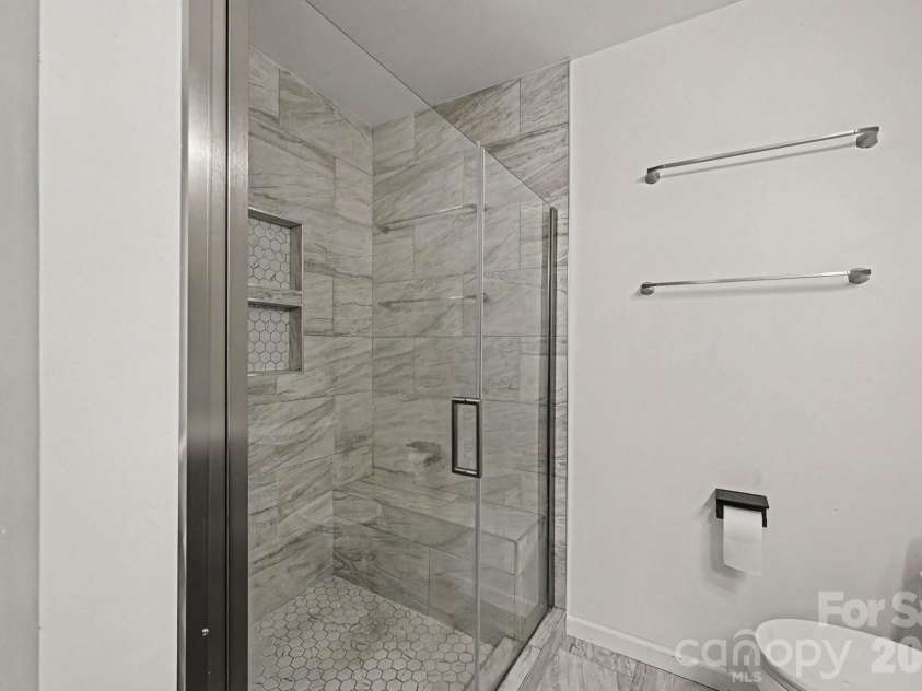 9423 Swallow Tail Lane, Charlotte, NC 28269.  MLS# CAR4371778, YatesRealty ID 41856. 