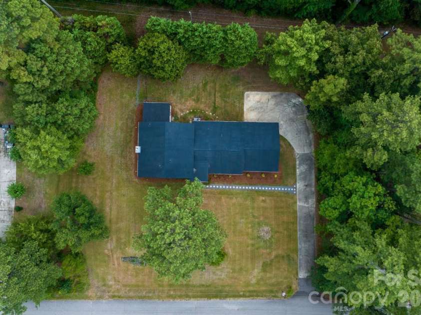 363 Rolling Ridge Road, Rock Hill, SC 29730.  MLS# CAR4404633, YatesRealty ID 41857. .81 acre private lot with large front and backyard