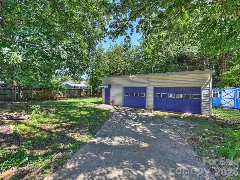 3014 Yadkin Avenue, Charlotte, NC 28205.  MLS# CAR4407653, YatesRealty ID 41858. 