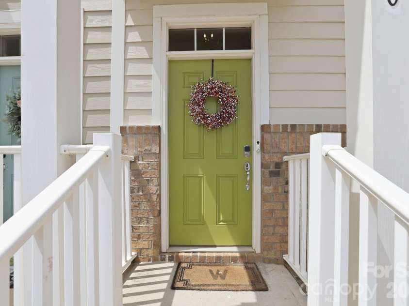 400 Belton Street, Charlotte, NC 28209.  MLS# CAR4407728, YatesRealty ID 41859. 
