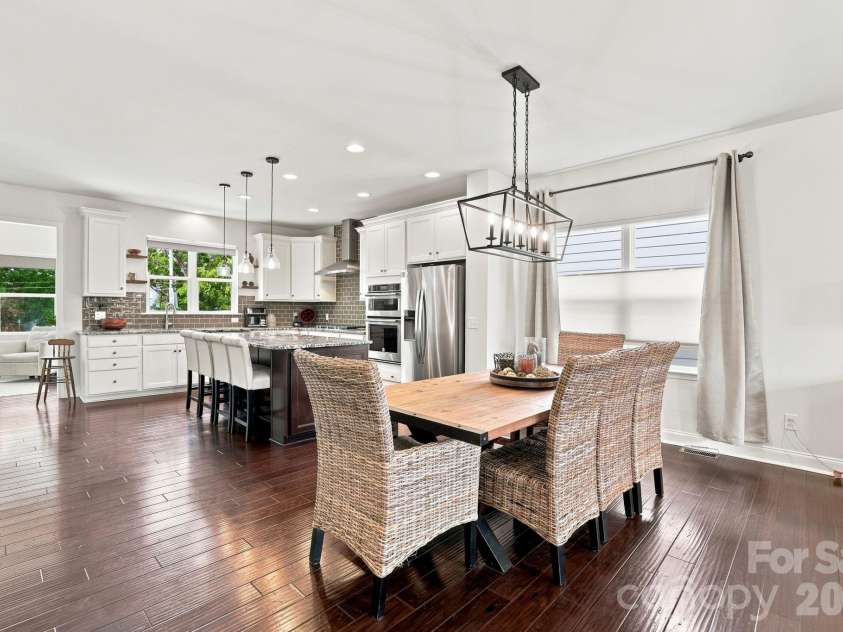 400 Belton Street, Charlotte, NC 28209.  MLS# CAR4407728, YatesRealty ID 41859. 