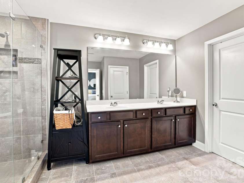 400 Belton Street, Charlotte, NC 28209.  MLS# CAR4407728, YatesRealty ID 41859. 