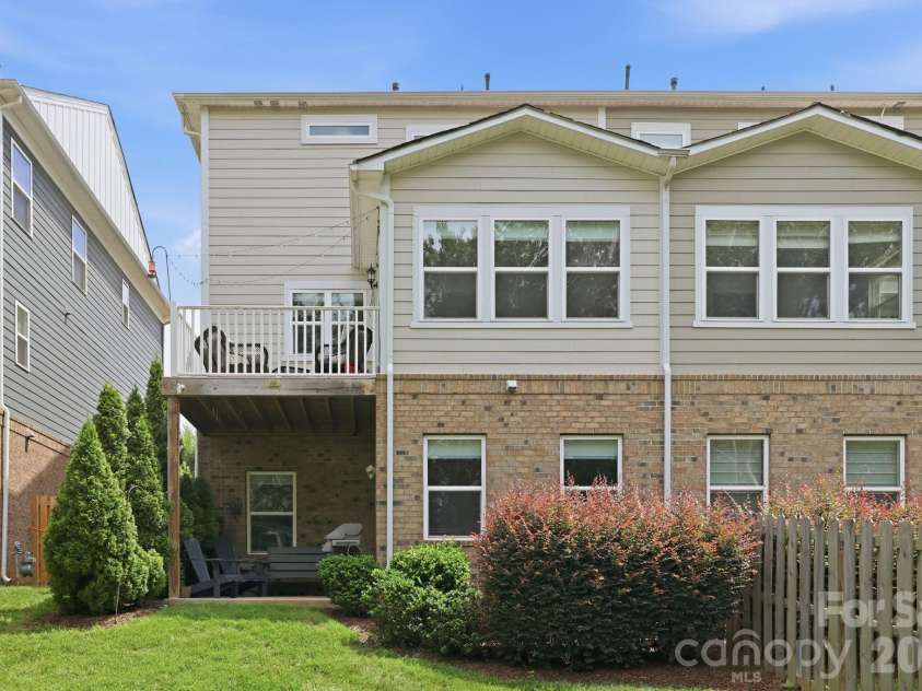 400 Belton Street, Charlotte, NC 28209.  MLS# CAR4407728, YatesRealty ID 41859. 